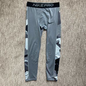 Men's Small Nike Pro 3/4 Compression Pants Tights Gray and Black Camo